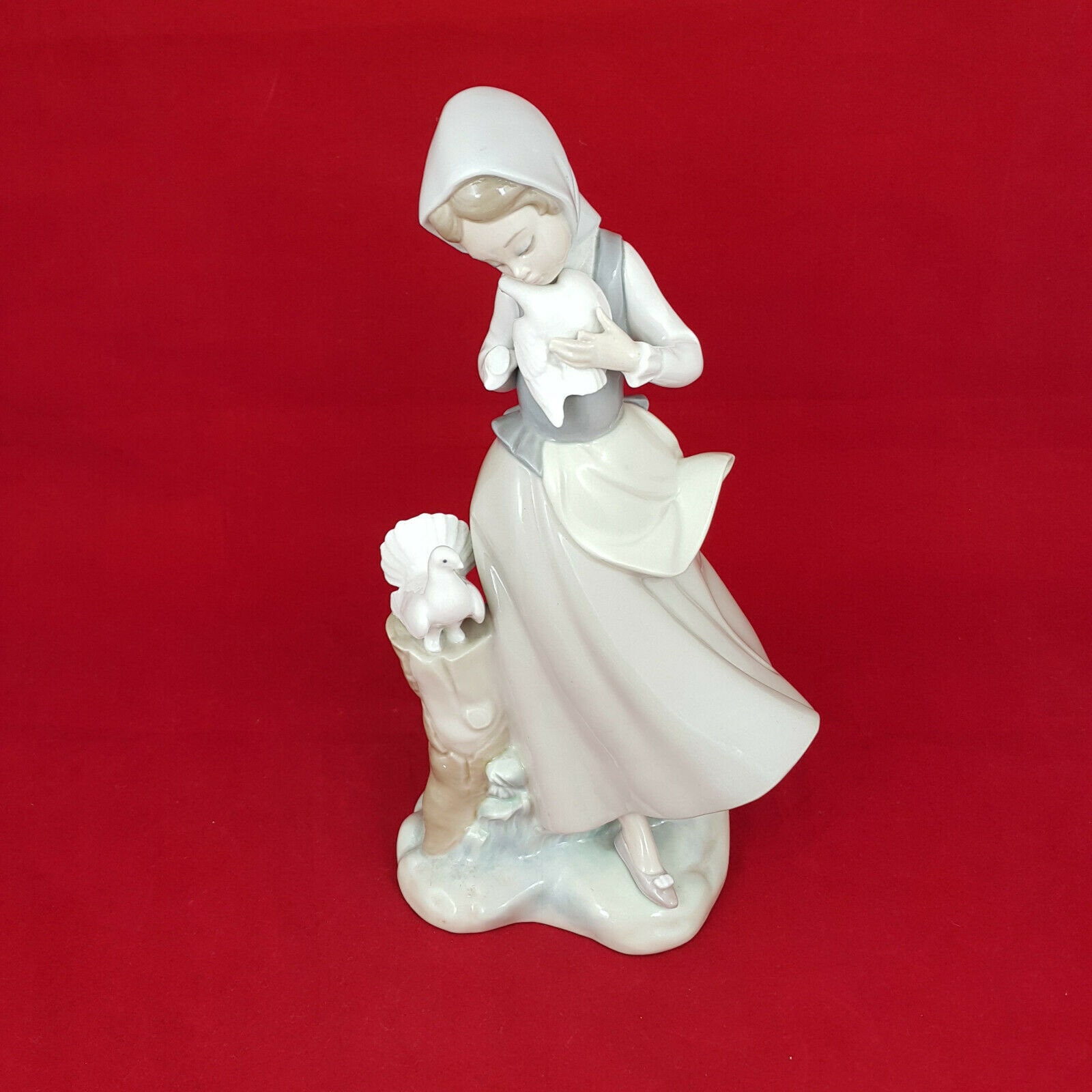 Lladro Figurine 4915 Girl With Pigeons 186 L/N Etsy UK