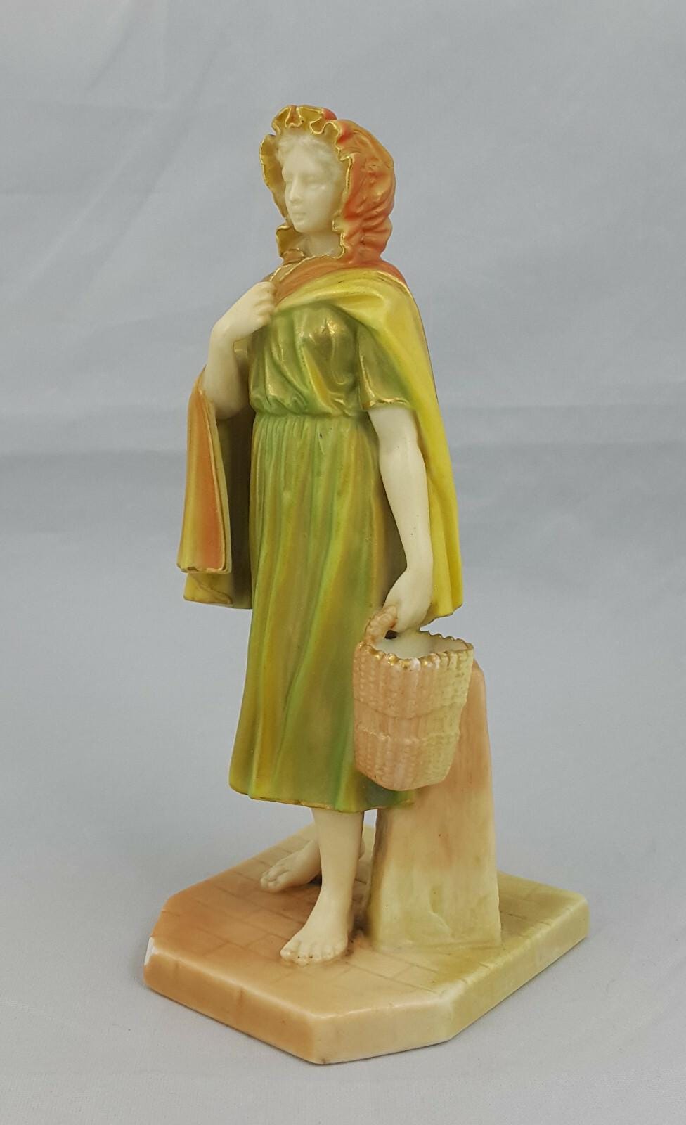 ロイヤルウースター フィギュア ショットエナメル アイリッシュガール