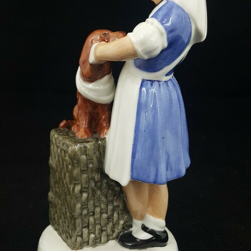 Royal Doulton Figurine Childhood Days, shops It Won't Hurt HN2963