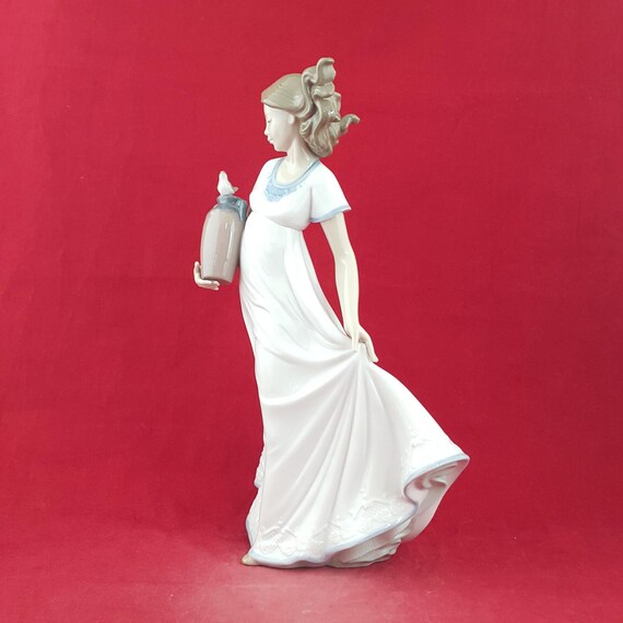 Lladro Nao Figurine - A Joyful New Friend 1409 - Etsy