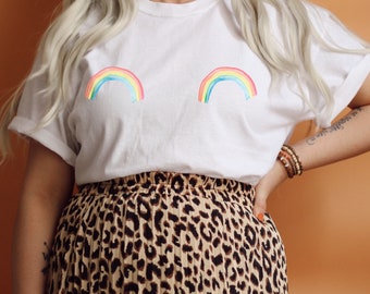 Chemise Rainbow Boob, chemise Rainbow Pride, tee-shirt LGBTQ Pride, Chemise pride, chemise Empowerment