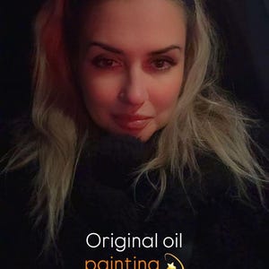 以下が含まれることがあります： 金髪と柄物のヘアバンドをした人物の肖像画。画像には「Original oil painting Handmade with love」というテキストが含まれています。