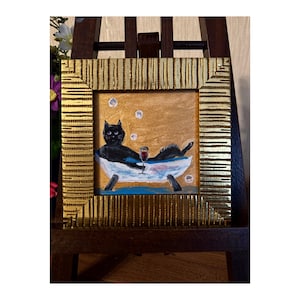 Peinture murale de chat noir dans la salle de bain avec un verre de vin #7 Art naïf dans un décor de salle de bain encadré doré 4x4 Artiste ukrainien