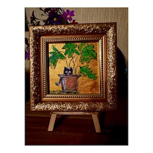 Peinture de chat noir #6 Art naïf en peinture de chaton encadrée d'argent Chaton drôle chaton mignon dans un vase avec des fleurs.. Idée cadeau