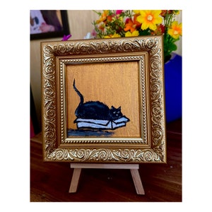 Peinture de chat noir, art original n° 19, acrylique, chaton mignon et drôle, 4x4, cadre doré, décoration d'intérieur, artiste ukrainien, idée cadeau de vacances unique