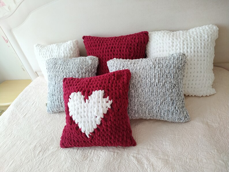 Black and white home decor Hand knit plush cushion cover Handmade fluffy couch cushion Black and White yarn pillowcase Soft pillow cover