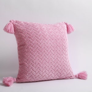 Funda de almohada rosa caramelo esponjosa con borlas de hilo, cojín decorativo de felpa hecho a mano, sofá rosa grueso texturizado, decoración de la habitación linda de las niñas