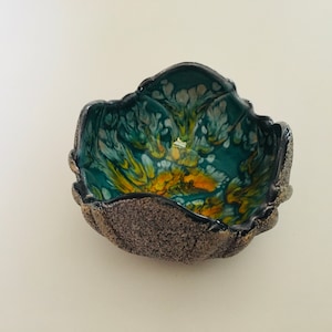Bowl with a wavy edge _ Turquoise collection