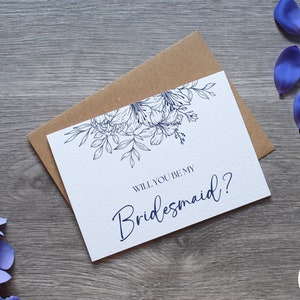 Gepersonaliseerde marineblauwe bruiloft bruidsmeisje voorstelkaart - Will You Be My? Kaart en envelop | Verschillende trouwrollen beschikbaar