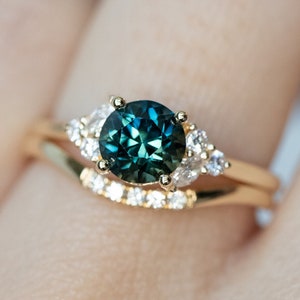 1.05ct Round Brilliant bluish Green Sapphire & 0.15ct Diamonds 18K Solid Yellow Gold Ring, Blue, ,Green,RB, Wedding Engagement Bridal Ring