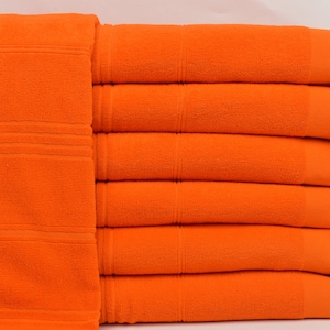 Toalha de praia personalizada, toalha personalizada, toalha laranja, toalha listrada, toalha felpuda, presente de aniversário de casamento de 36 x 67 polegadas para casal,