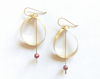 Brincos pendentes artesanais em pérola e bronze — Joias artesanais de Vermont, presente para ela | Stardrops Pearl