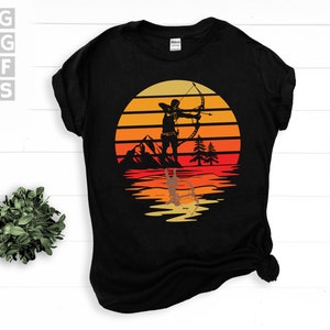 SVG, Png, Dxf, Eps - RETRO 70s Sunset Bowfishing, Bowfisher, Pesca con arco, Pesca con arco y flecha, Descarga digital instantánea Vintage Fisherman