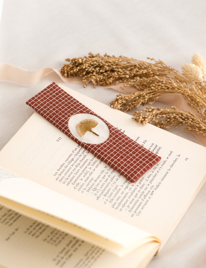 Embroidery Pattern and PDF Tutorial Hand embroidery pattern autumn yellow ginkgo leaf bookmark image 3