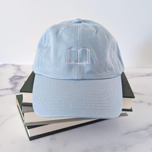 Buch gestickt Hut | Hut für Bücherwurm | Buchleinen | Buch Dad Cap | Buch-Hut