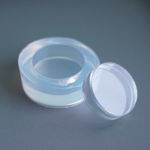 25 mm flache Kreis transparente Silikonform. Durchsichtige Gießform für flache Scheiben Größe 25 mm. Stärke 8 mm.