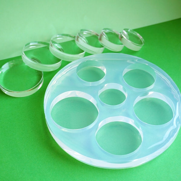 Moule en silicone transparent pour 6 cercles plats. Moule transparent pour disques plats. Tailles 40 mm, 37 mm, 35 mm, 30 mm, 27 mm et 25 mm. Epaisseur 8 mm.