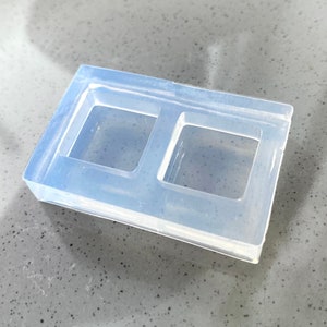 Transparente Silikonform für zwei flache Quadrate 17 mm. Gießform für Harzschmuck, Ohrringe, Kunsthandwerk. Klare Form, Stärke 5mm.