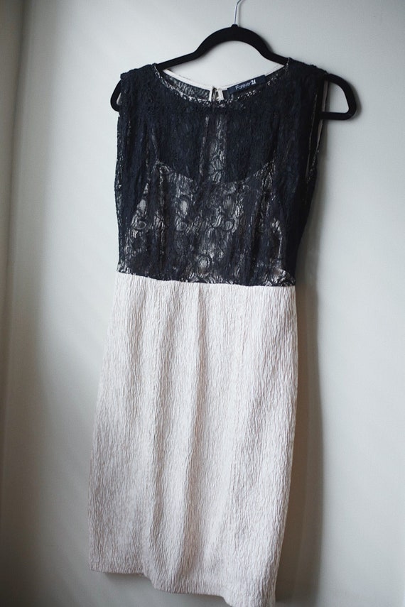 MANDALAY vintage evening cocktail dress, Y2K Embroiderd Black bodycon Midi dress