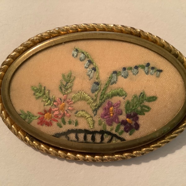 Stunning vintage 1930s hand embroidery garden flowers set in goldtone picture frame brooch free uk post