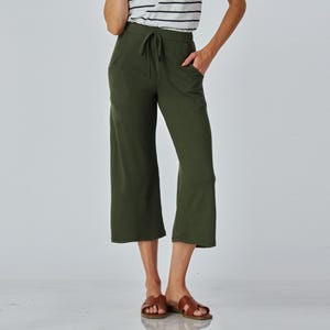 Boterachtige gebreide gauchobroek: cropped culotte met wijde pijpen, aangepaste binnenbeenlengte, handgemaakt in de VS