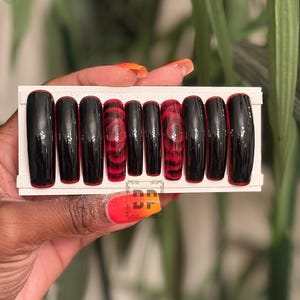 Uñas negras / Uñas rosas / Uñas Y2K / Uñas curvas / Uñas XXL / Uñas largas / Uñas curvas a presión / Uñas a presión / Uñas oscuras a presión