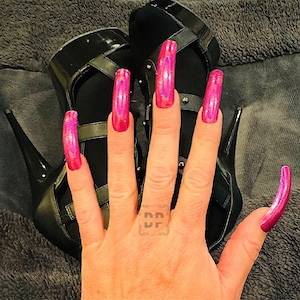 Chrome Nails| Chrome nails press on| Curved press on nails| Wider fit Nails| Press on nails Canada|Men nails| Chrome Nail Art| Chrome
