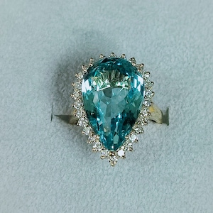 Ring mit blauem Topas