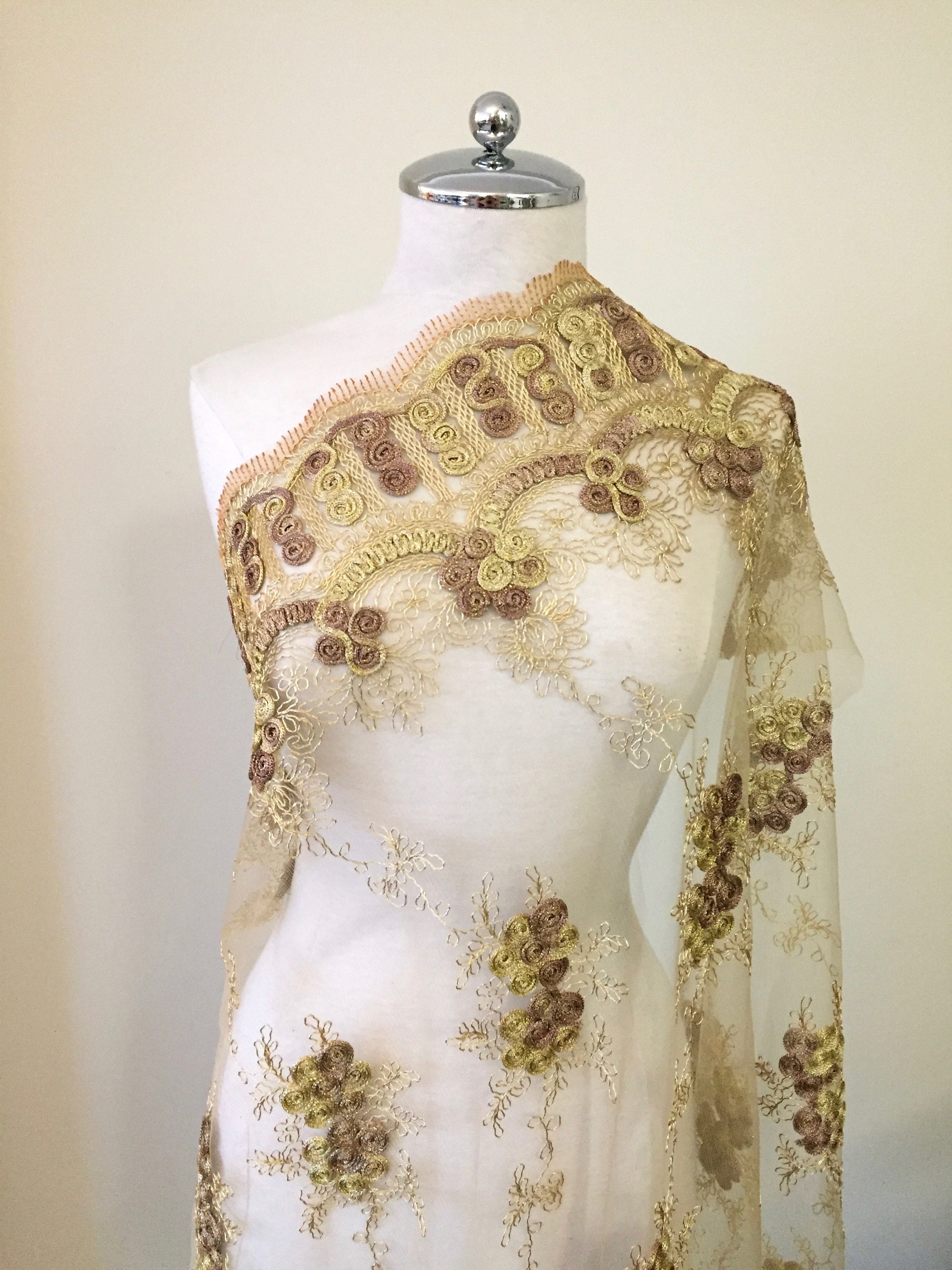 gold colour lace styles