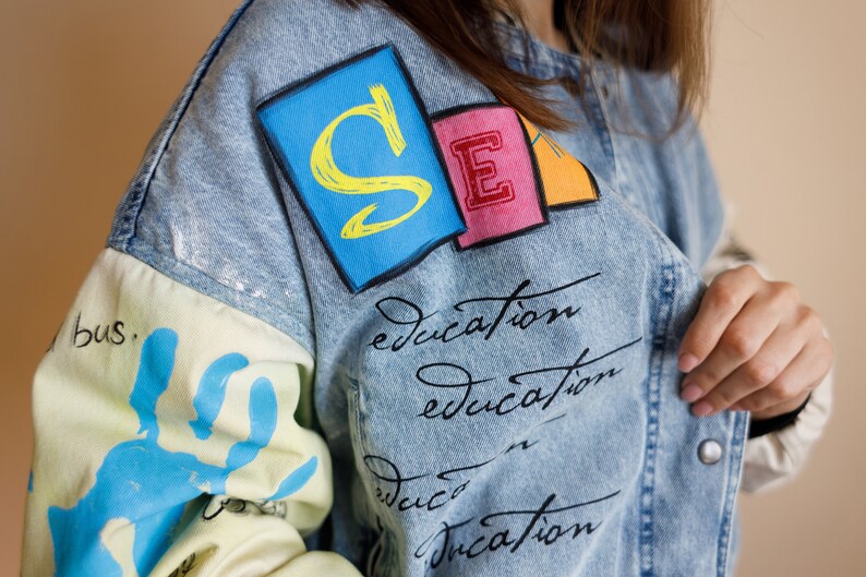 Hand painted custom denim jacket, personalized gift for a girl, drawing on a denim jacket image 10