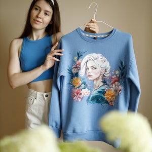 Hand painted custom woman's hoodie, unique design hand-painted sweatshirt, flower image on a sweatshirt, painting girl in flowers on clothes image 4