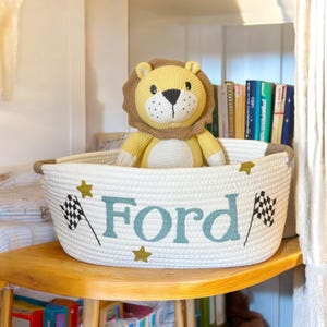 Personalisierter Babypartygeschenkkorb Rennauto-Thema, spezieller Korb für Babyjungen, Babypartykorb, Spielzeugkorb für Autos, Autokorb, niedlich