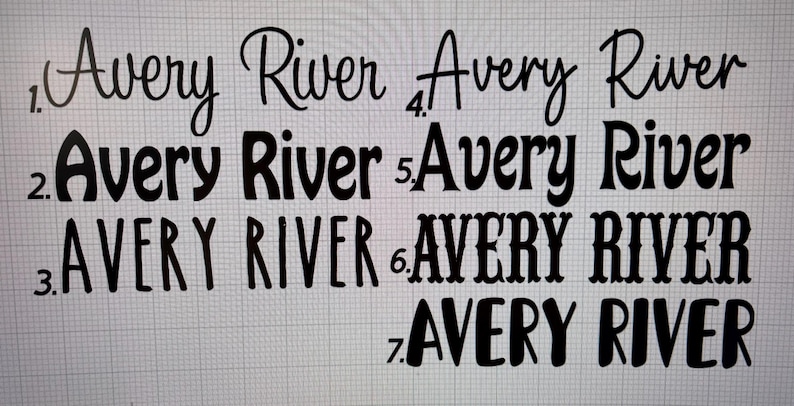 Peut inclure: Image en noir et blanc pr&eacute;sentant les mots "Avery River" dans sept styles de police diff&eacute;rents. Le texte est dispos&eacute; en grille, illustrant diverses options de conception de lettrage.
