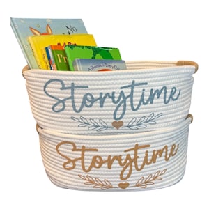 Cesta de cuentos para baby shower Cesta de regalo con libros para bebé niño o niña Cesta de lectura de libros Linda hora del cuento Lleva un libro al baby shower imagen 11
