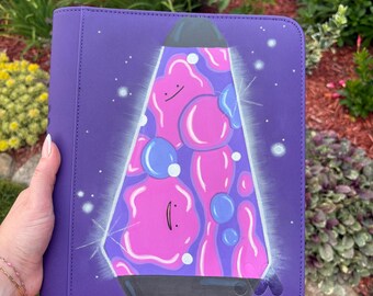 Lava Lamp Ditto Pokémon-Ordner, handbemalt – individueller lila 4-Karten-Toploader-Ordner – handbemalt