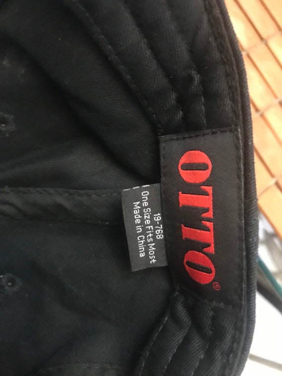 Cappello Oliver Logo per bambini, logo Keystone, nero tinta Cappello Oliver Logo per bambini, logo Keystone, nero tinta