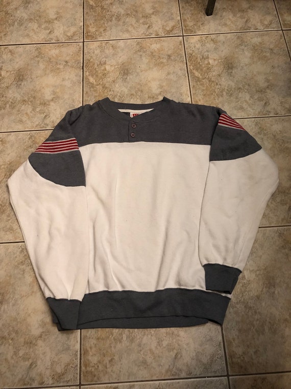 Vintage Wilson Sweatshirt size Large 1990s 80s - image 1