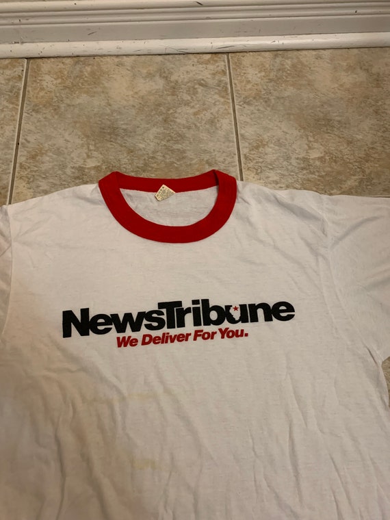 Vintage news tribune T shirt size large 1990s 80s - image 2