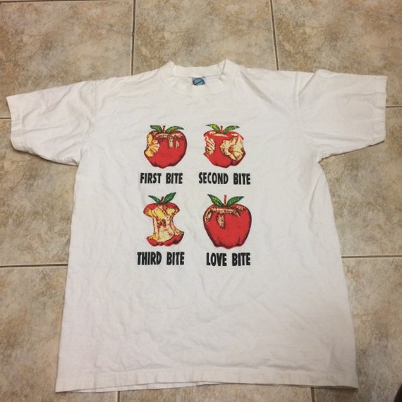 Vintage Apple Bite T Shirt size medium 1990s