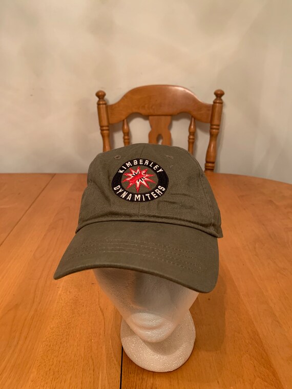 Vintage university of Calgary Trucker Snapback hat