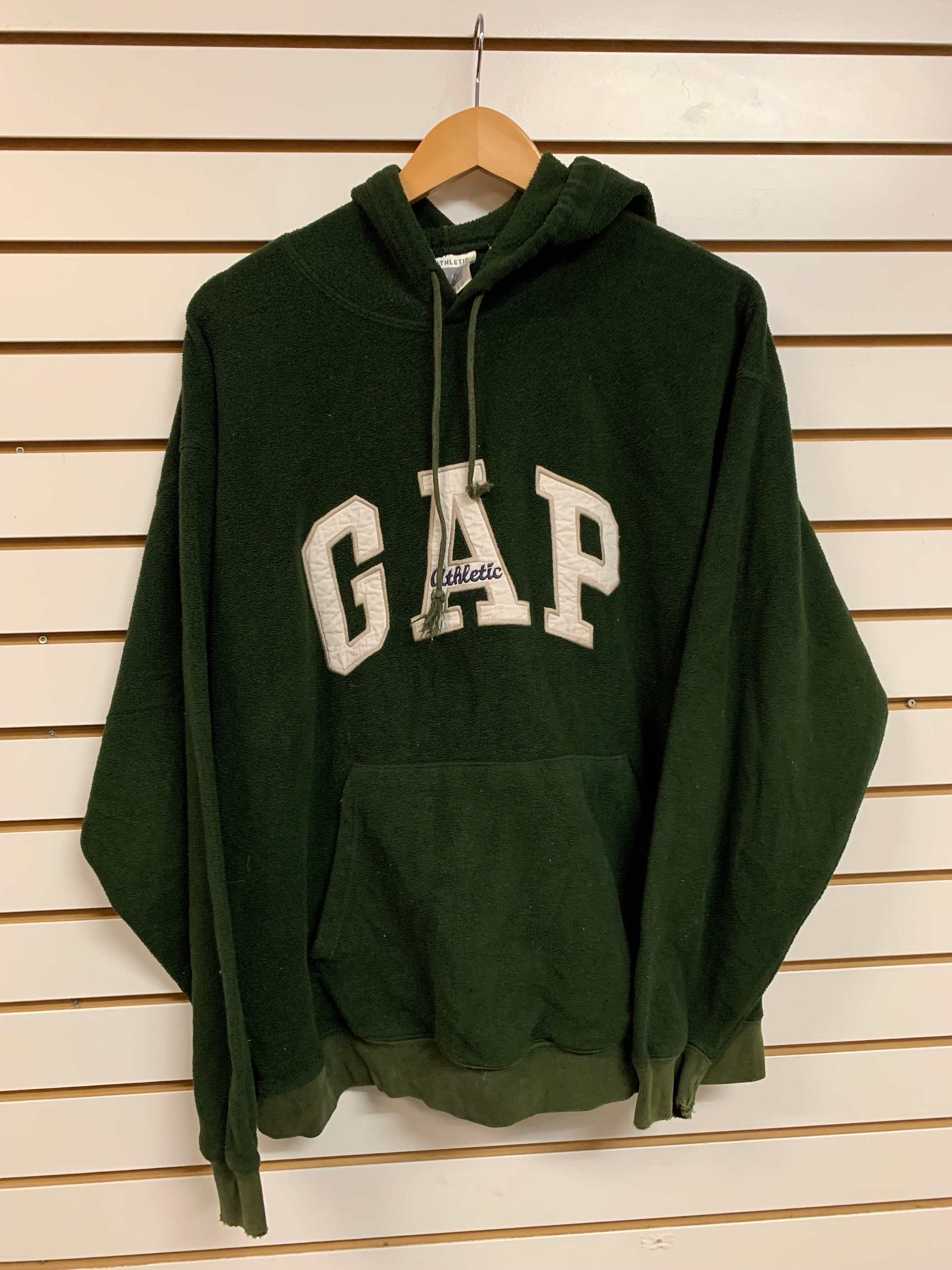  GAP Sudadera con capucha con logotipo de arco de forro polar,  Granate : Ropa, Zapatos y Joyería