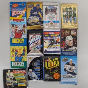 5 packs de cartes à collectionner de hockey vintage et de packs d'autocollants de 1990 à 2023 avec livraison avec suivi gratuite !