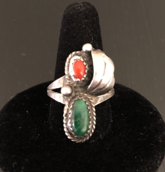 Vintage Native American ring with coral and Turquoise stones in a dainty leaf setting.
