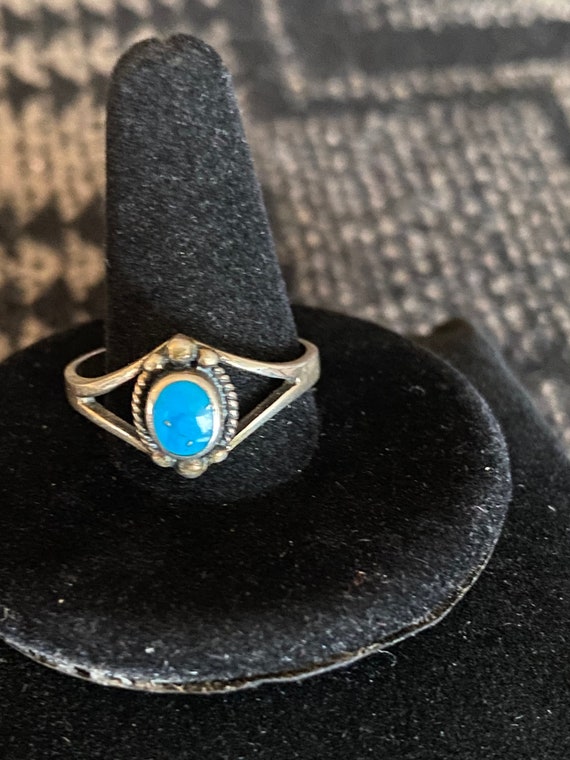 Tiny turquoise ring with silver rope and bead det… - image 1