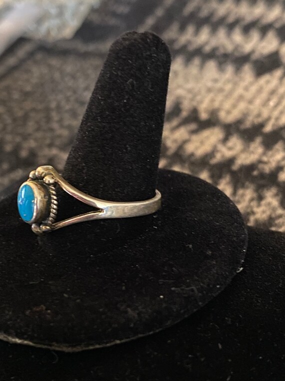 Tiny turquoise ring with silver rope and bead det… - image 2