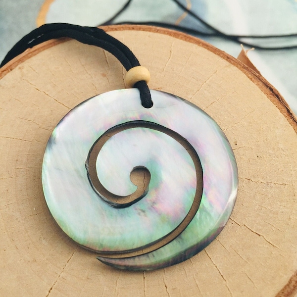 Black Natural Mother of Pearl Shelll, New Zealand Spiral Fish Hook Necklace, Adjustable Cord,  Women jewelry, Beach jewelry, Island jewelry