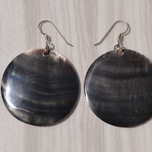 Black Mother of Pearl Circle Earrings, Sterling Silver Dangling Earrings, Jewelry for Women, Beach jewelry, Hawaiian jewelry, Island jewelry