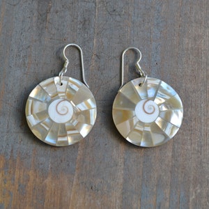 Pendientes de concha de nautilus y shiva naturales, pendientes colgantes de plata de ley, joyas de playa, joyas isleñas, joyas hawaianas