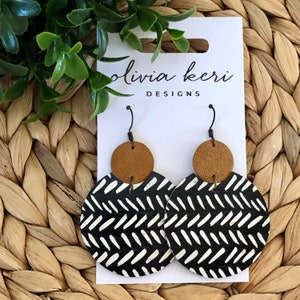 cork earrings, lightweight earring, round earrings, boho earrings, leather earrings, dangles, girl gift, cork jewelry, black earrings