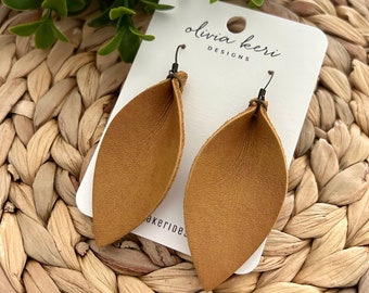 Genuine leather earrings, camel leather, lightweight earrings, dangle earrings, brown leather, leaf earrings, pinched earrings, boho